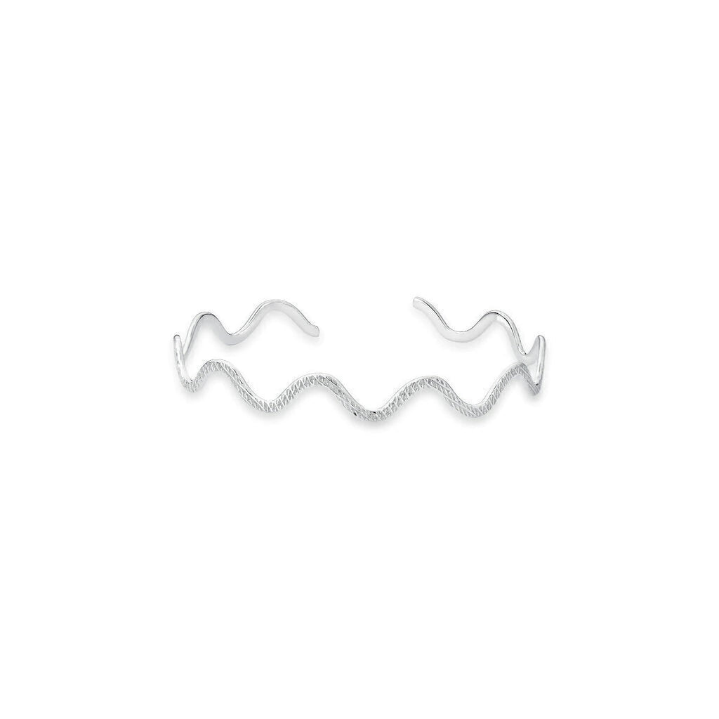 Pulsera de plata ajustable con detalle ondulado