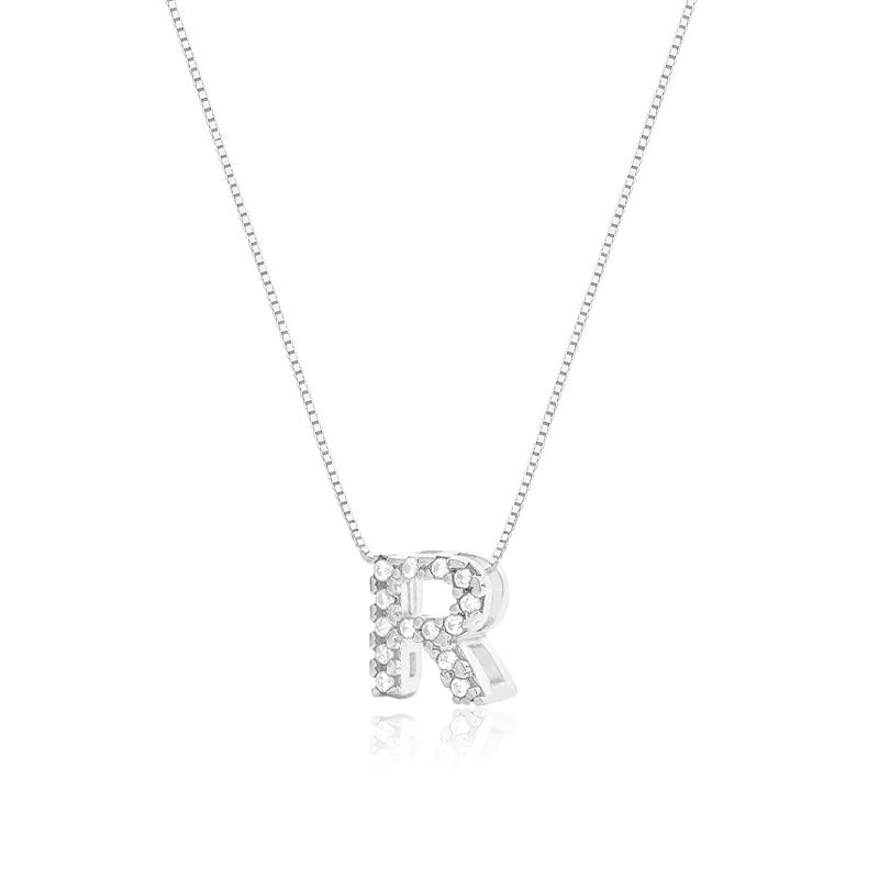 Collar de plata con letra inicial, adornado con circonitas, 45cm.
