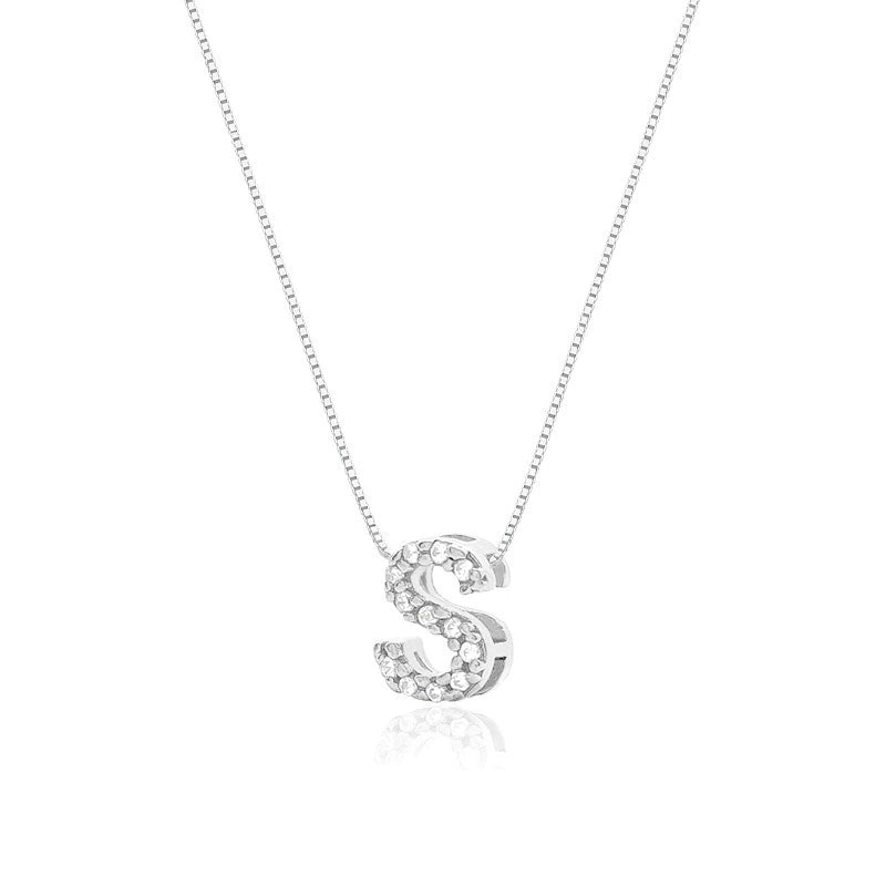 Collar de plata con letra inicial, adornado con circonitas, 45cm.
